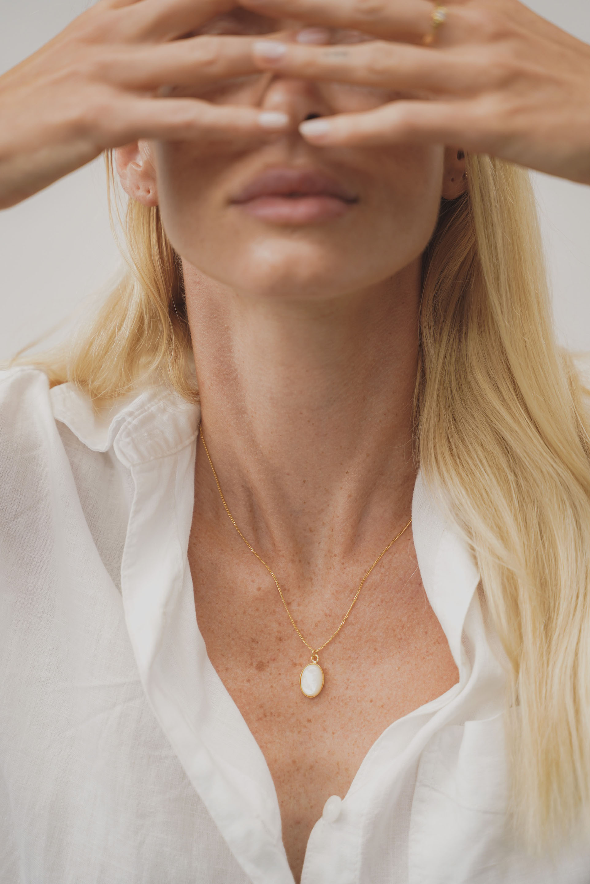 Lifestyle fotografie šperků Yournia